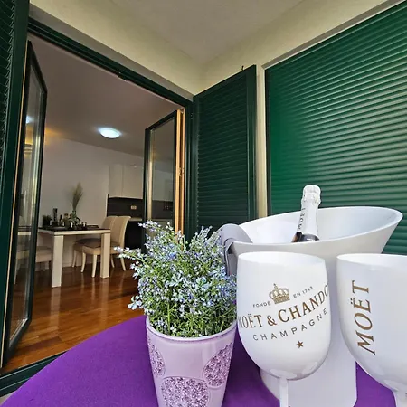 Apartment Sweet *